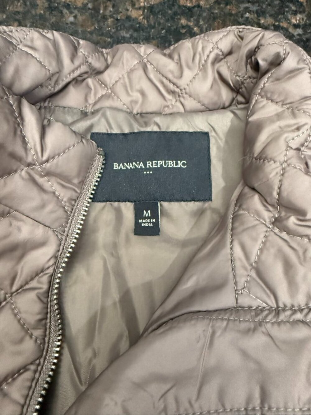 Banana Republic puffer vest - women's size medium - Picture 2 of 6